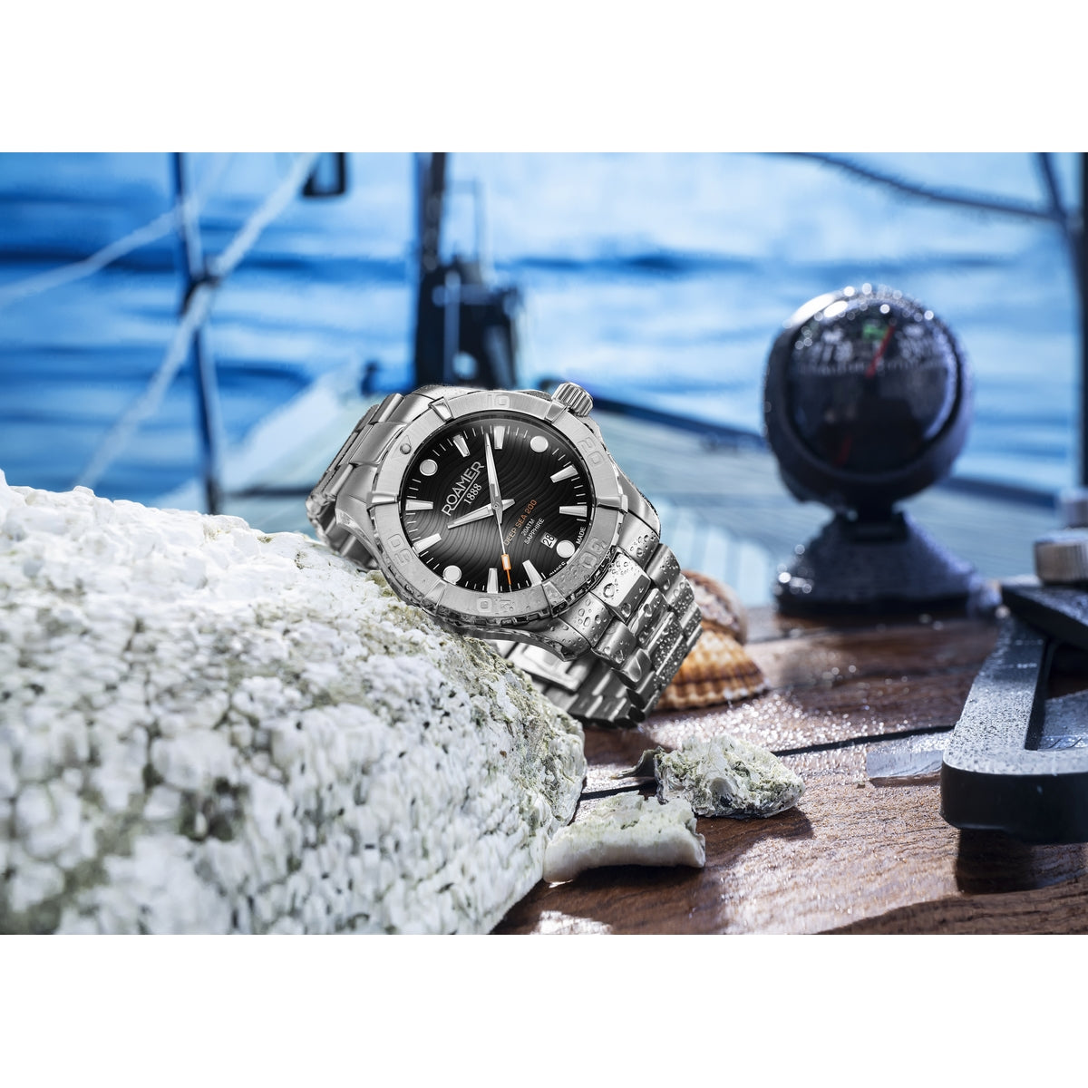 roamer deep sea 200 gents 3 hand date quartz wristwatch analog battery watch