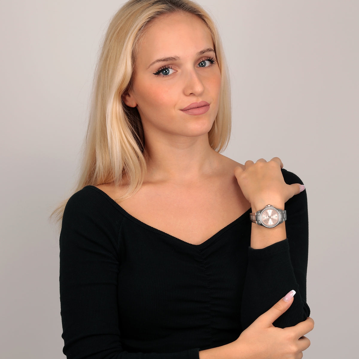 sector 230 35mm 3 hand rose gold dial bracelet watch