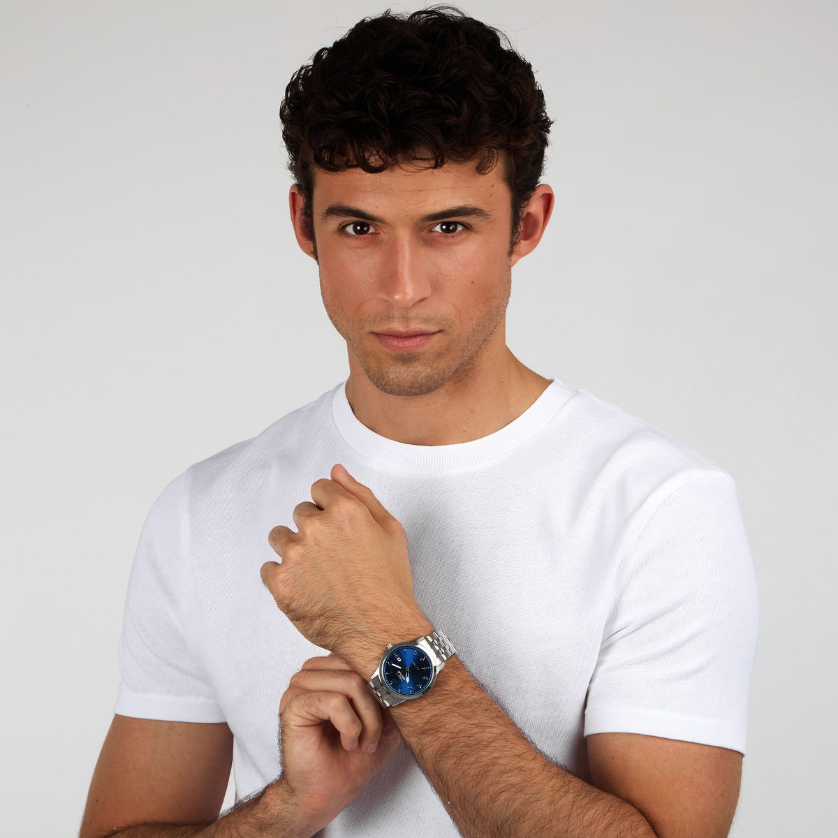 sector no limits 660 41mm 3h blue dial stainless steel bracelet watch