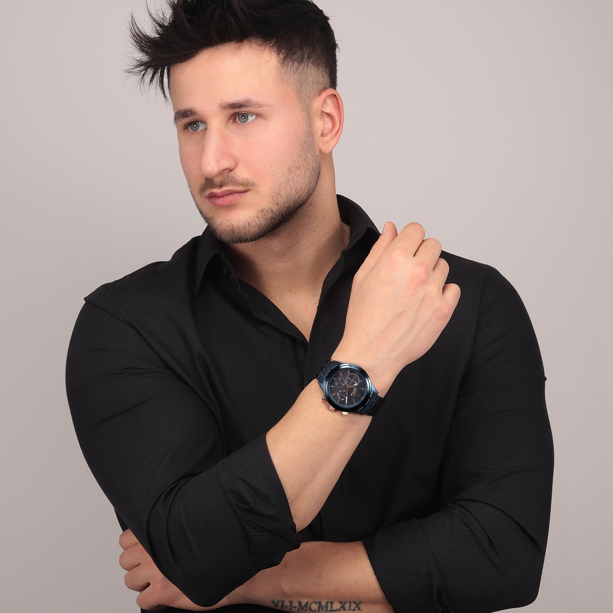 sector 670 45mm multi dial blue dial bracelet blue watch