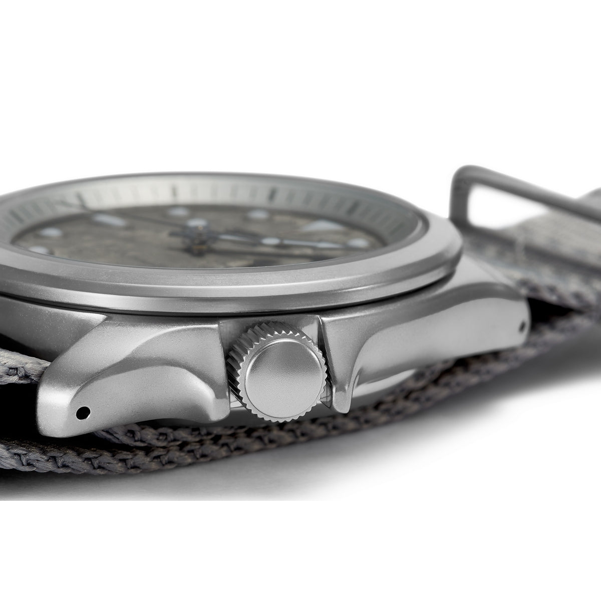 seiko seiko 5 sports concrete automatic silver dial, 40mm, 10bar, nylon watch