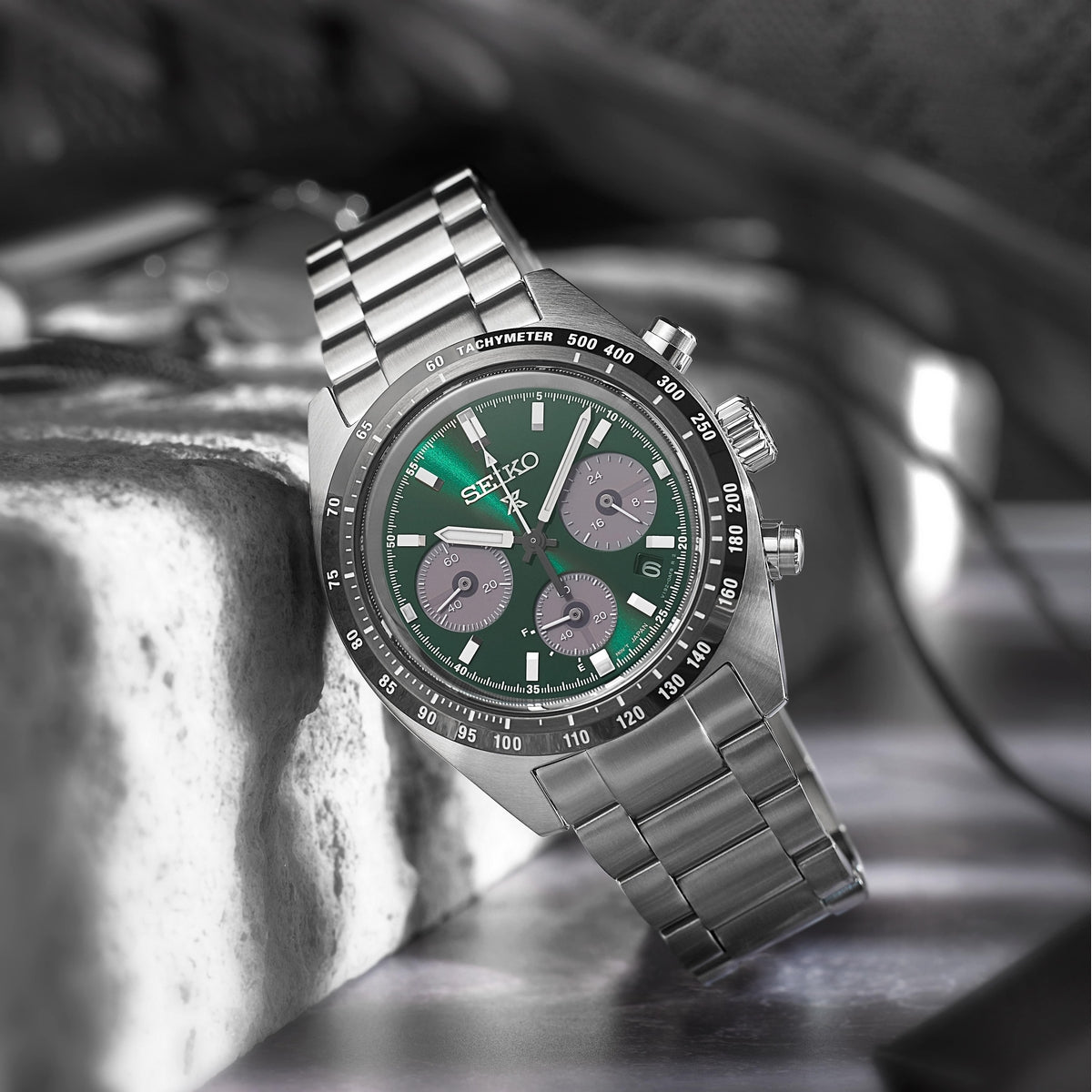 seiko prospex deep green speedtimer solar chronograph