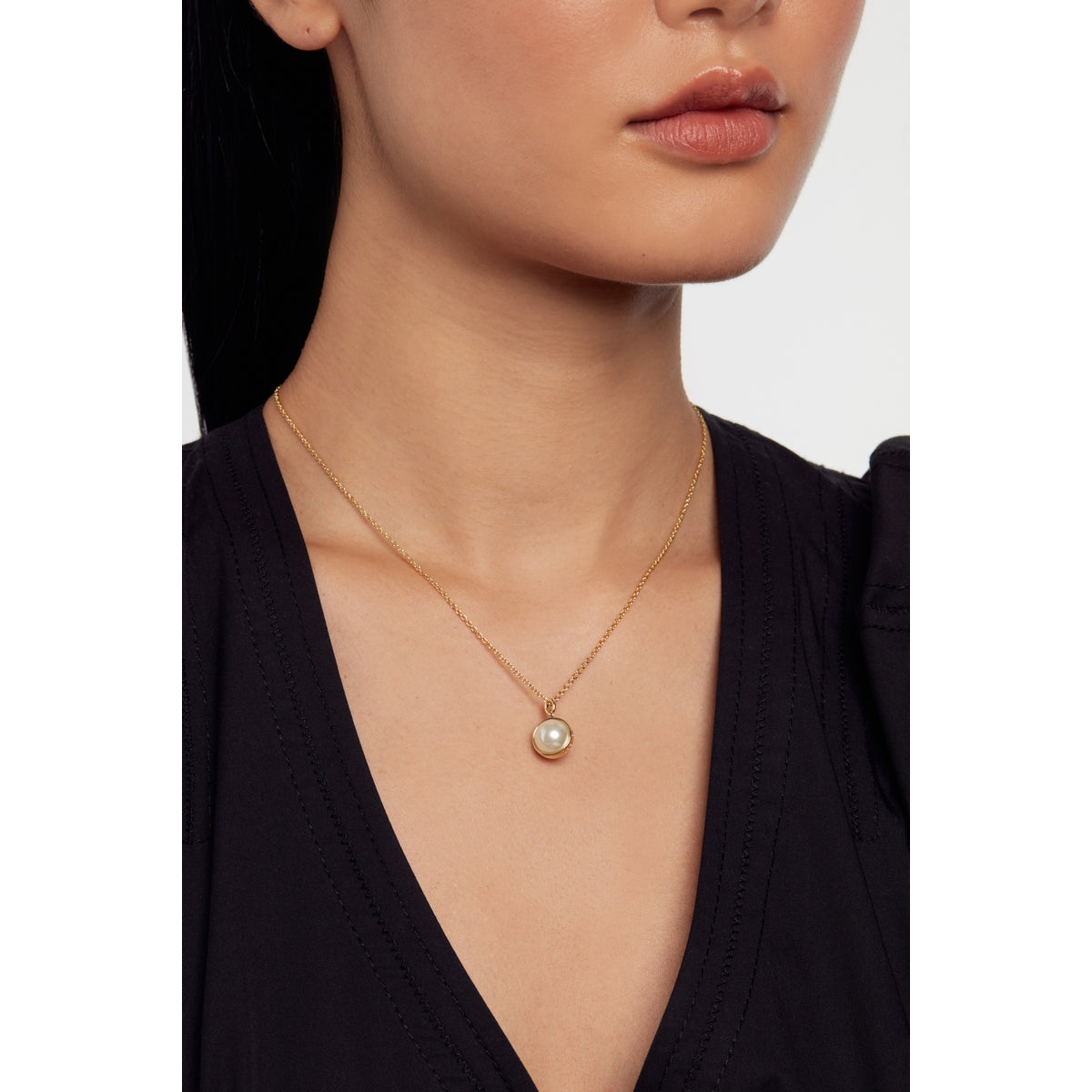 ted baker perreti: logo pearl gold tone pendant necklace