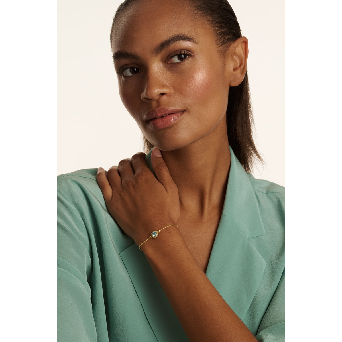 ted baker soletia: solitaire sparkle crystal stud bracelet gold tone clear crystal