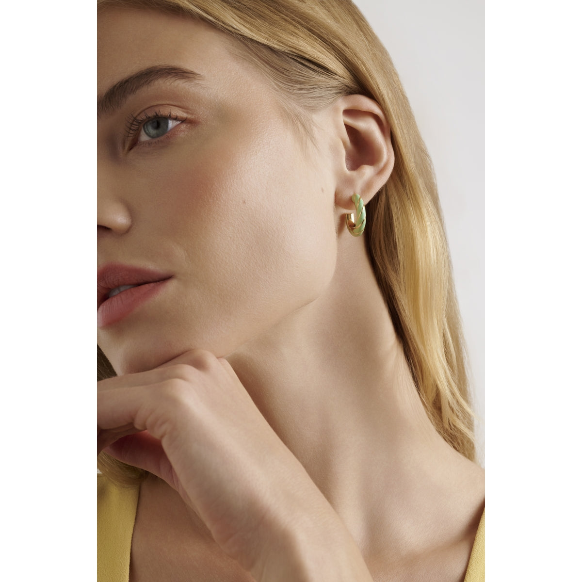 ted baker trinna: twist enamel hoop earrings