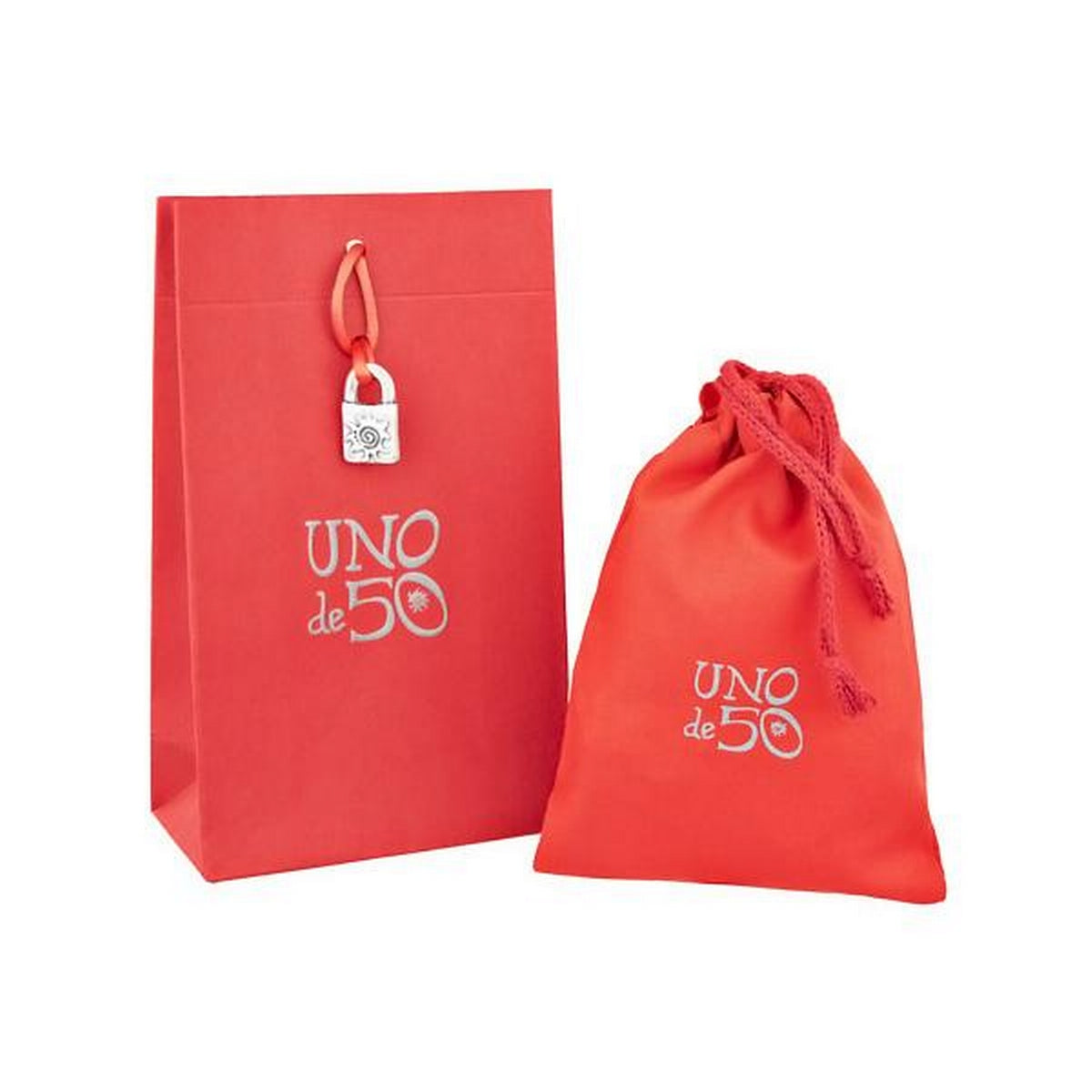 uno de 50 triple sense 2.5mm gold plated metals alloy earring with three overlapping triangles.