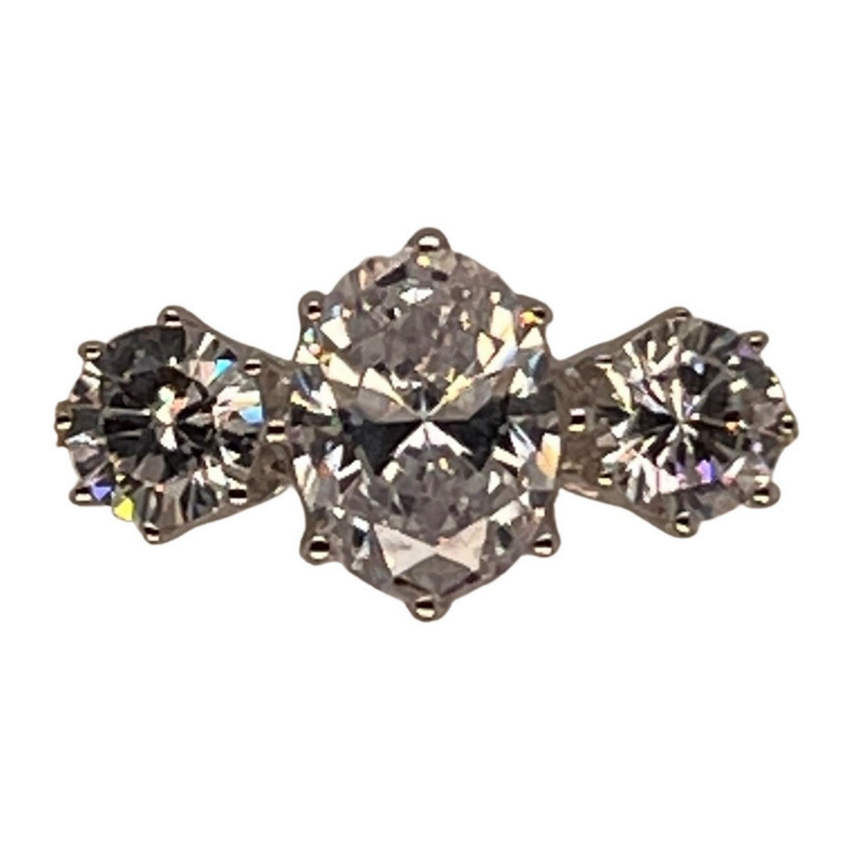 9ct gold (375) ring yellow gold 2.23g white oval cz  prong set