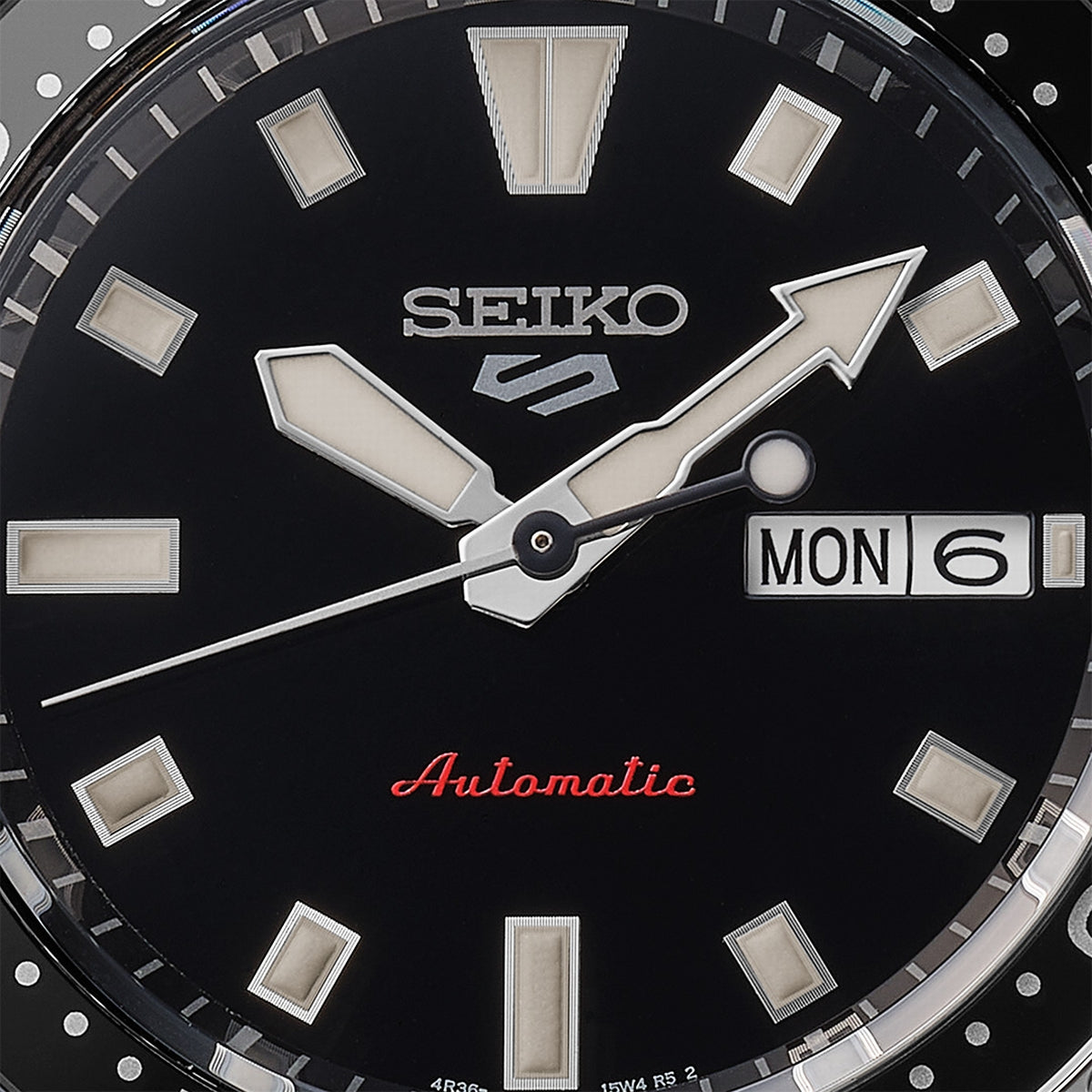 seiko 5 sports skx redux in kuro black dial bracelet watch