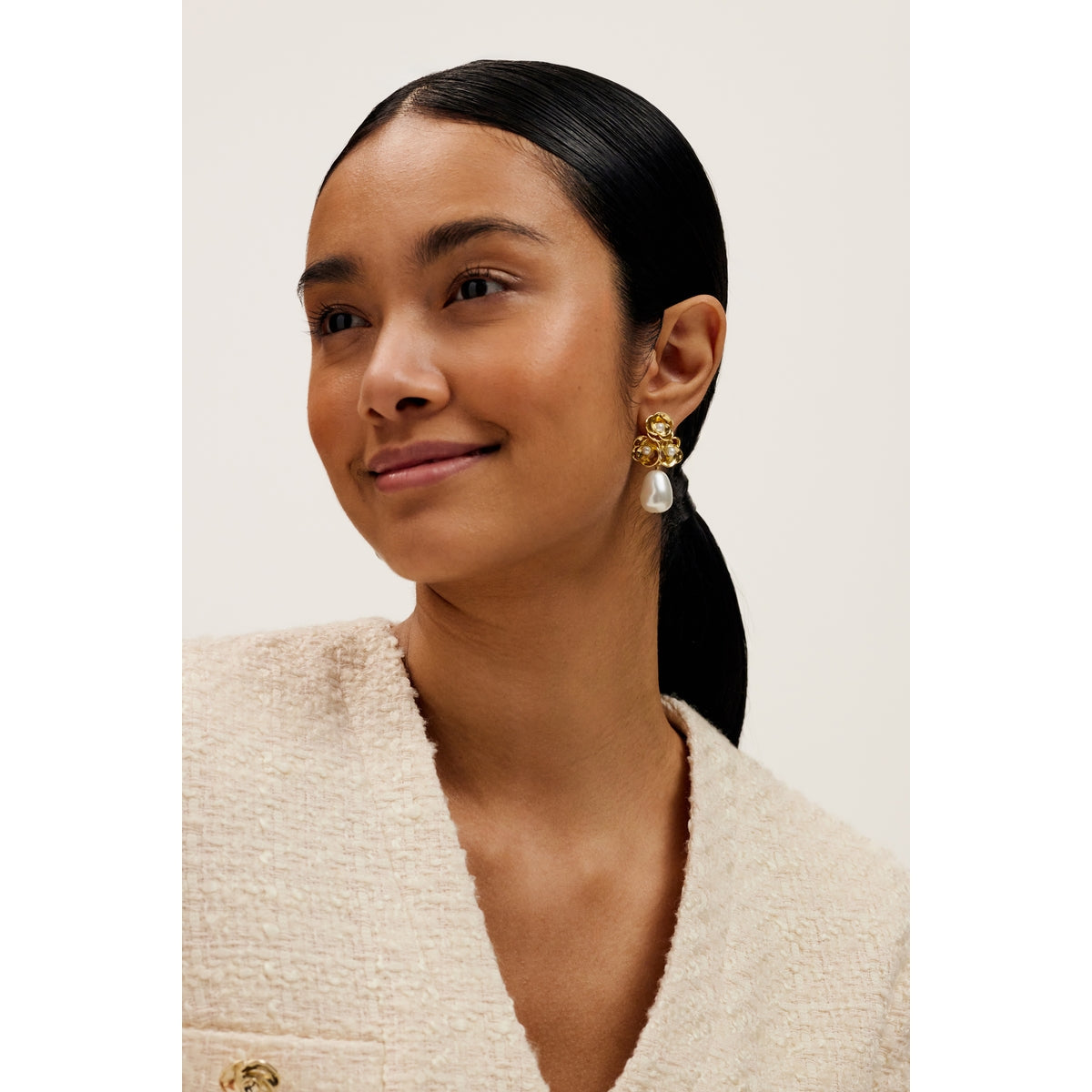 ted baker florelle: pearl flower drop earrings gold tone