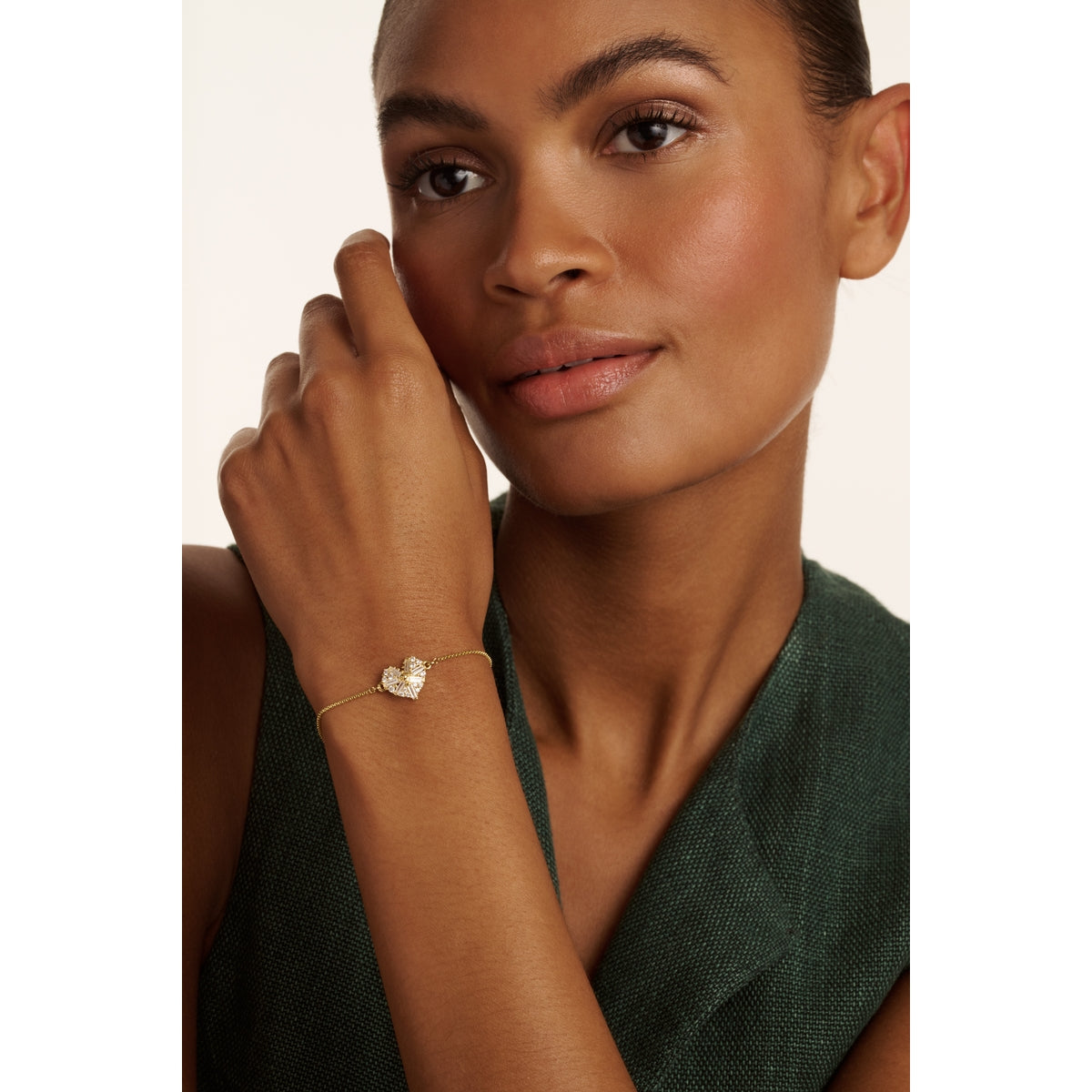 ted baker cherisa: crystal cluster heart adjustable bracelet gold tone