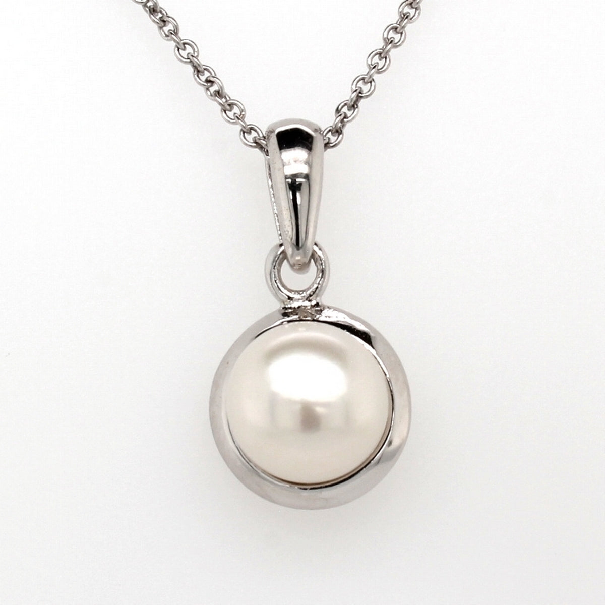 silver pearl and plain round� stud earring and pendant set 8.5mm �